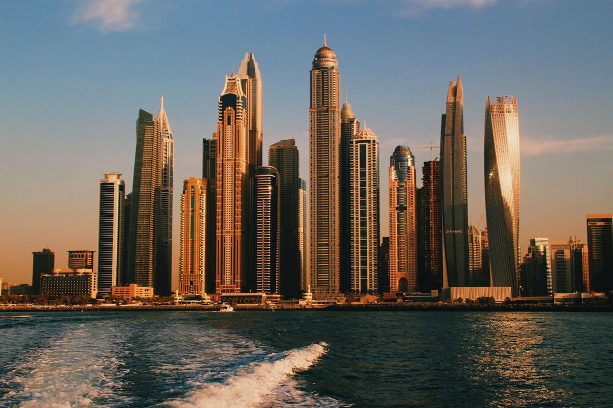 Dubai Marina la apus